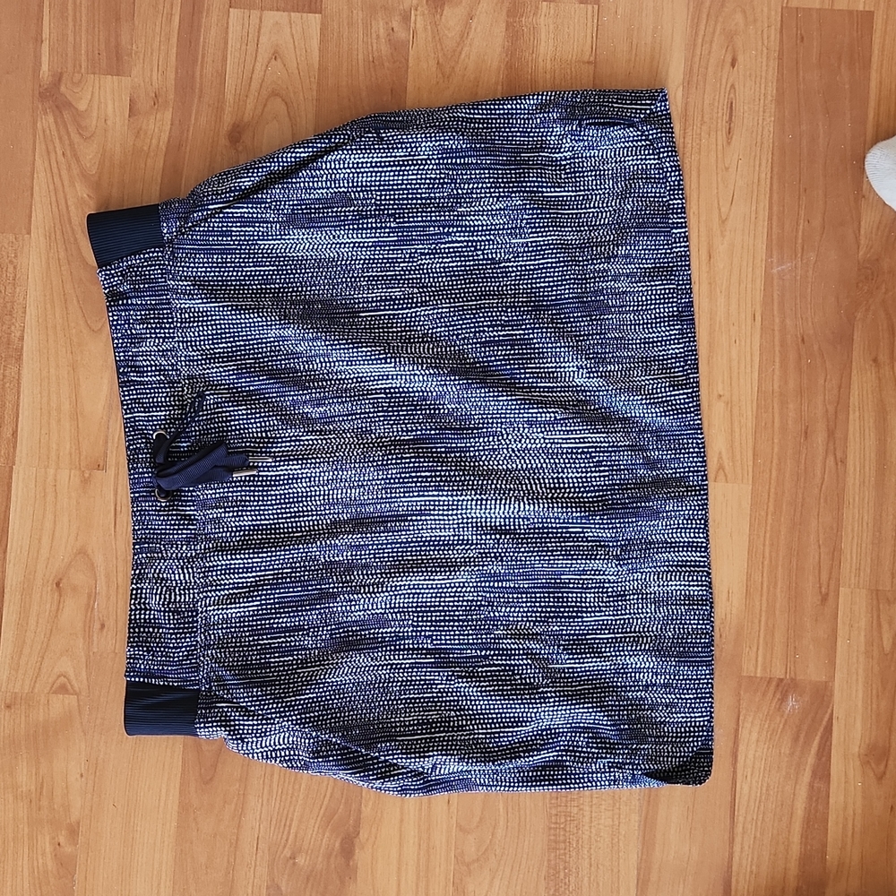 NWOT Athleta Skort, Navy/White, Front tie, 2 back pockets, Size 4